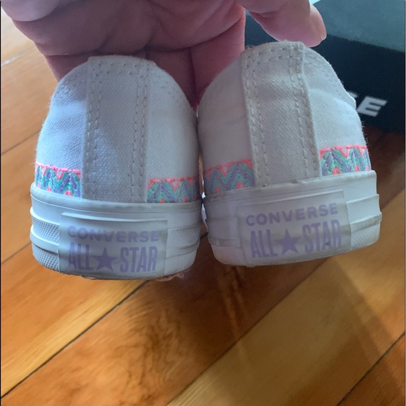 Girl's Converse - Picture 6 of 6